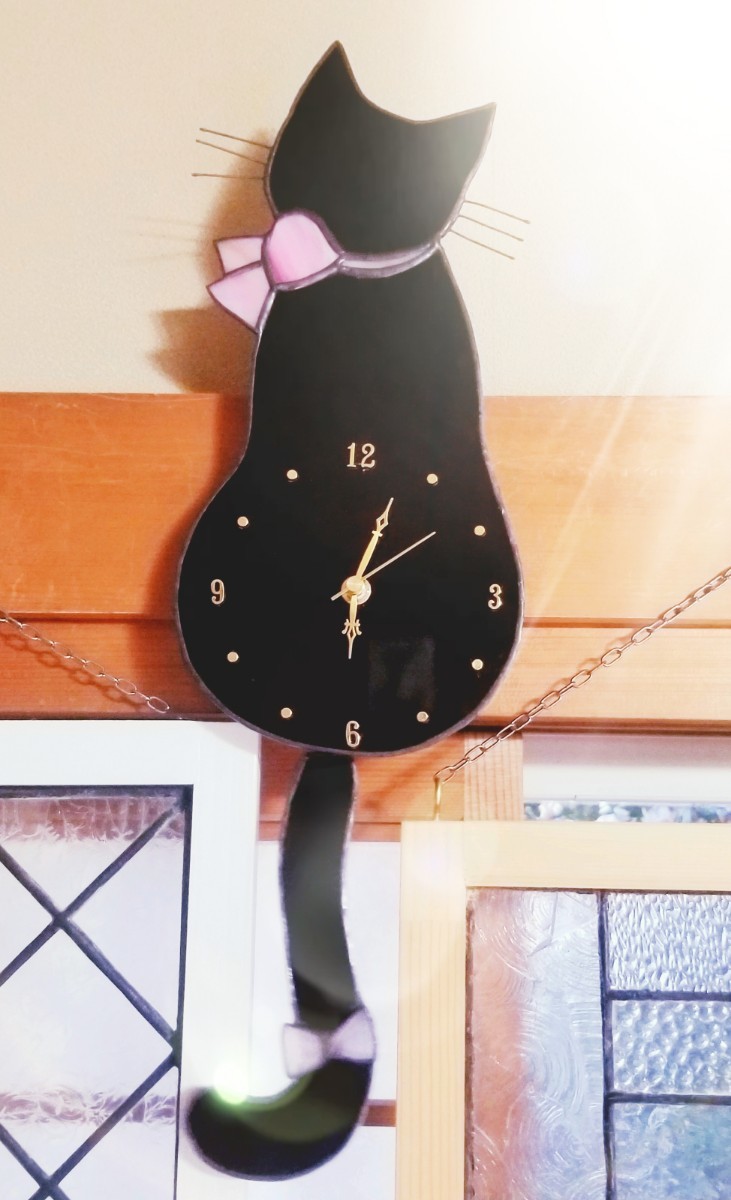割引価格 商売繁盛モチーフ りぼんがかわいい 黒猫のしっぽ振り時計 (壁掛け時計) - 掛時計/柱時計 - alrc.asia