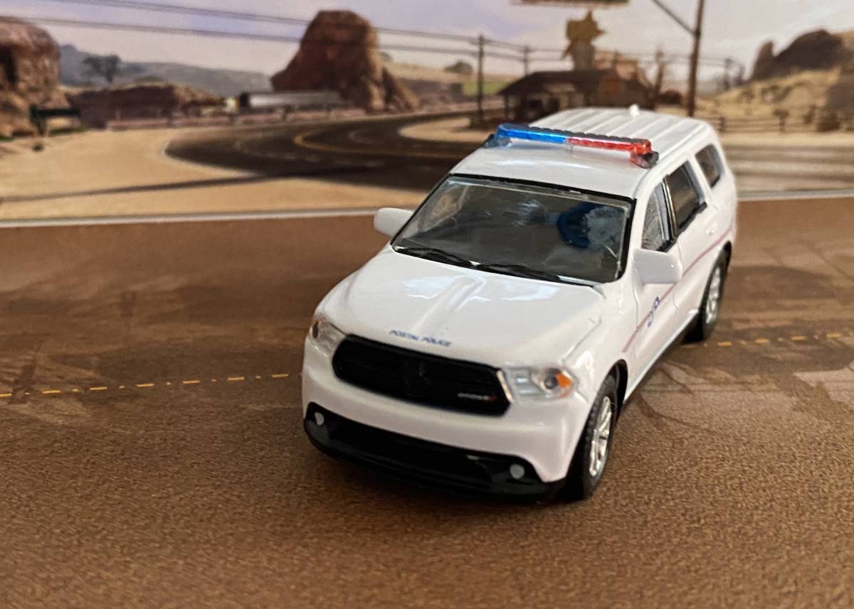  green light Dodge Durango Rescue Police police patrol car 1/64 abroad drama CIA FBI Patrol 