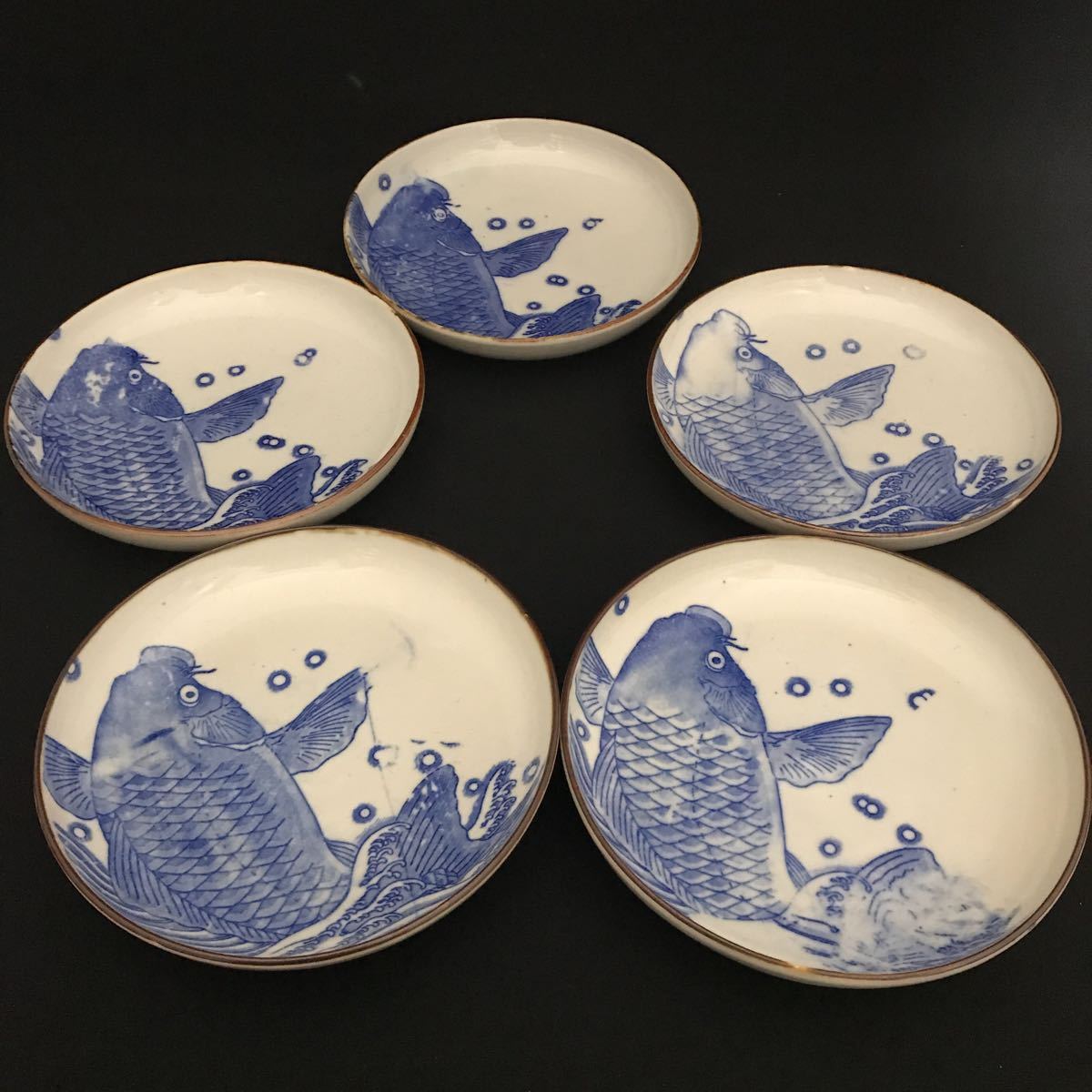 伊万里 波鯉図 皿揃い 5枚 Yahoo!オークション - 古伊万里 波鯉図 銘々皿 5客 迫力ある昇鯉