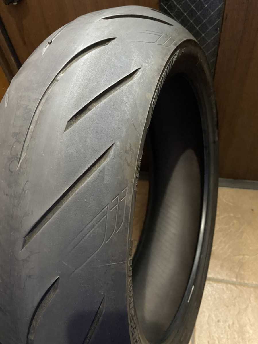 中古MCタイヤ　BRIDGESTONE BATTLAX S21 190/50ZR17 ブリヂストン バトラックス ハイパースポーツ 190 50 17 3617 A487_画像4