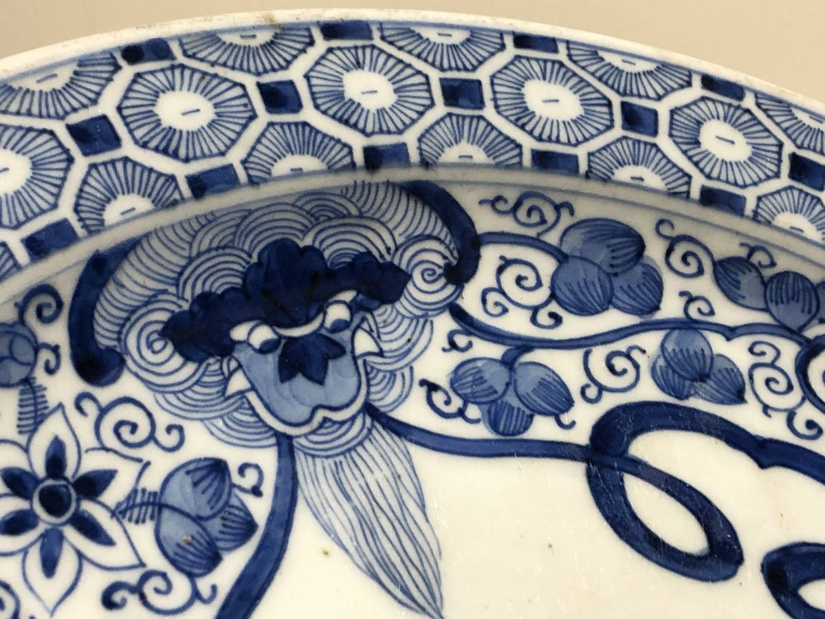 旧家　古伊万里　松に花鳥文様　大きく歪んだ大皿　飾り皿 膾皿 古伊万里 色絵 花松竹梅文 | (有)新原美術 旧家 古伊万里 松に