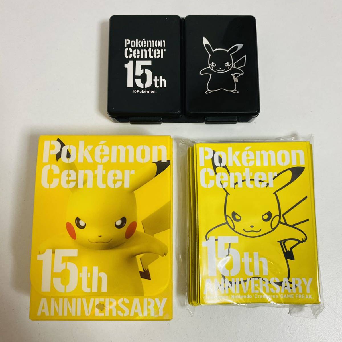 【中古品】ポケモンカード ポケモンセンター 15周年 カードプレミアムセット ピカチュウ 15th スリーブ60枚 ケース セット カード欠品_画像1