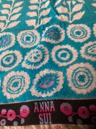  Anna Sui bath towel now . towel . floral print /sa