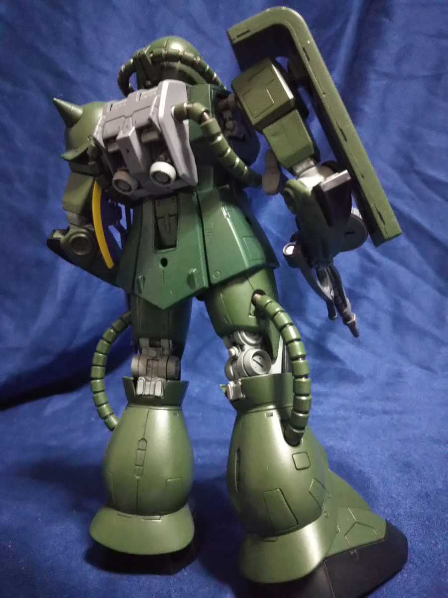 1/100 MG 量産型 ザク II 機動戦士 ガンダム 塗装済 完成品 ver.1.0 ジャンク 合わせ目処理あまい箇所有り マスターグレード 台③_画像6