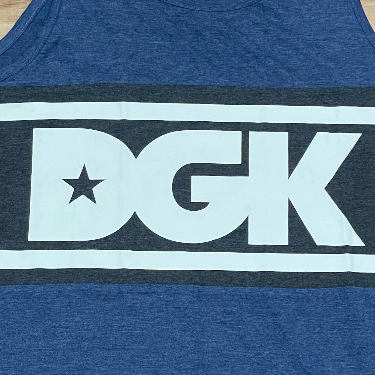 ロサンゼルス発祥 【XL】 DGK ディージーケー タンクトップ 青 インディゴ スケーターブランド ストリート HIPHOP カリフォルニア_画像2