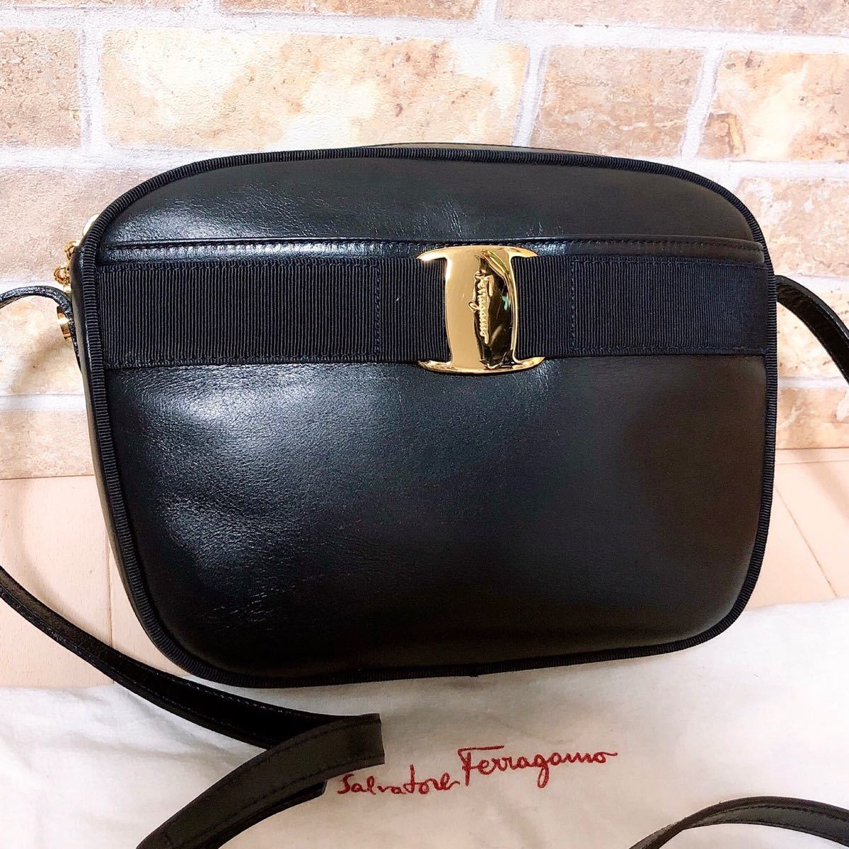 《美品》Ferragamo(フェラガモ)ショルダーバッグ
