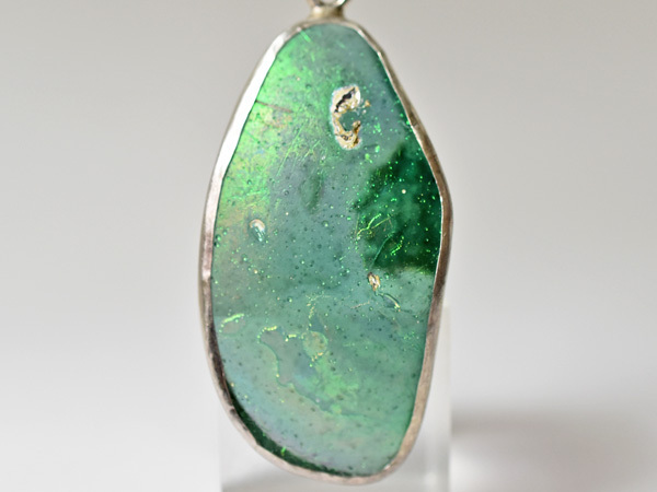 *. hoe . tonbodama * Ancient Rome n semi clear emerald green beautiful silver . remainder missing one-side silver frame pendant head 2[2103][AB2004-2]