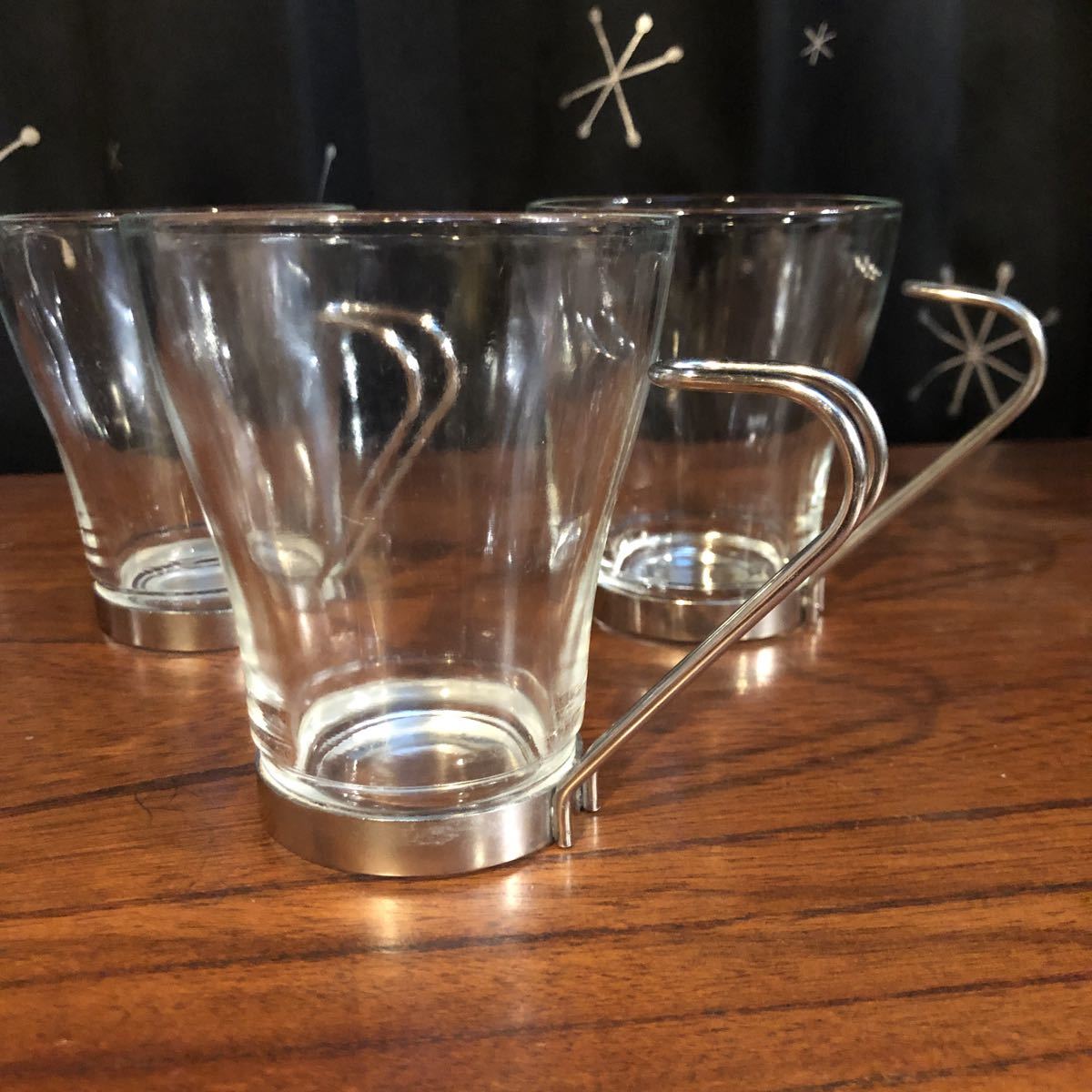 Paypayフリマ ガラスグラス ステンレス 持ち手 オシャレ 昭和レトロ 中古品 3個セット コップ Paypayフリマ ガラスグラス ステンレス 持ち手 オシャレ 昭和レトロ 中古品 3個セット コップ