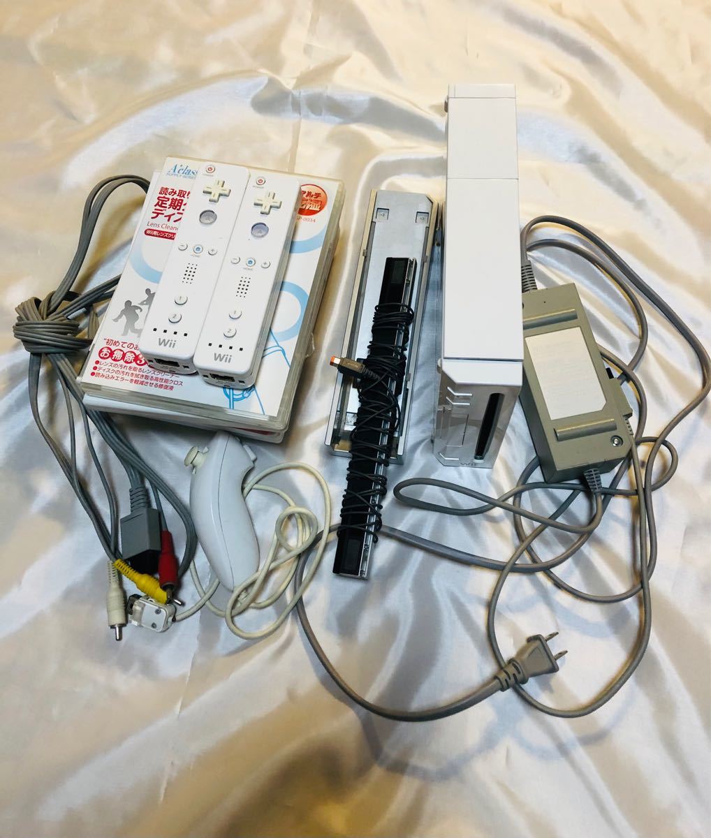 wii 豪華セット カセット7本 本体 リモコン  ヌンチャク オールセット 配線コード付き 中古品 家庭用ゲーム機 テレビゲーム
