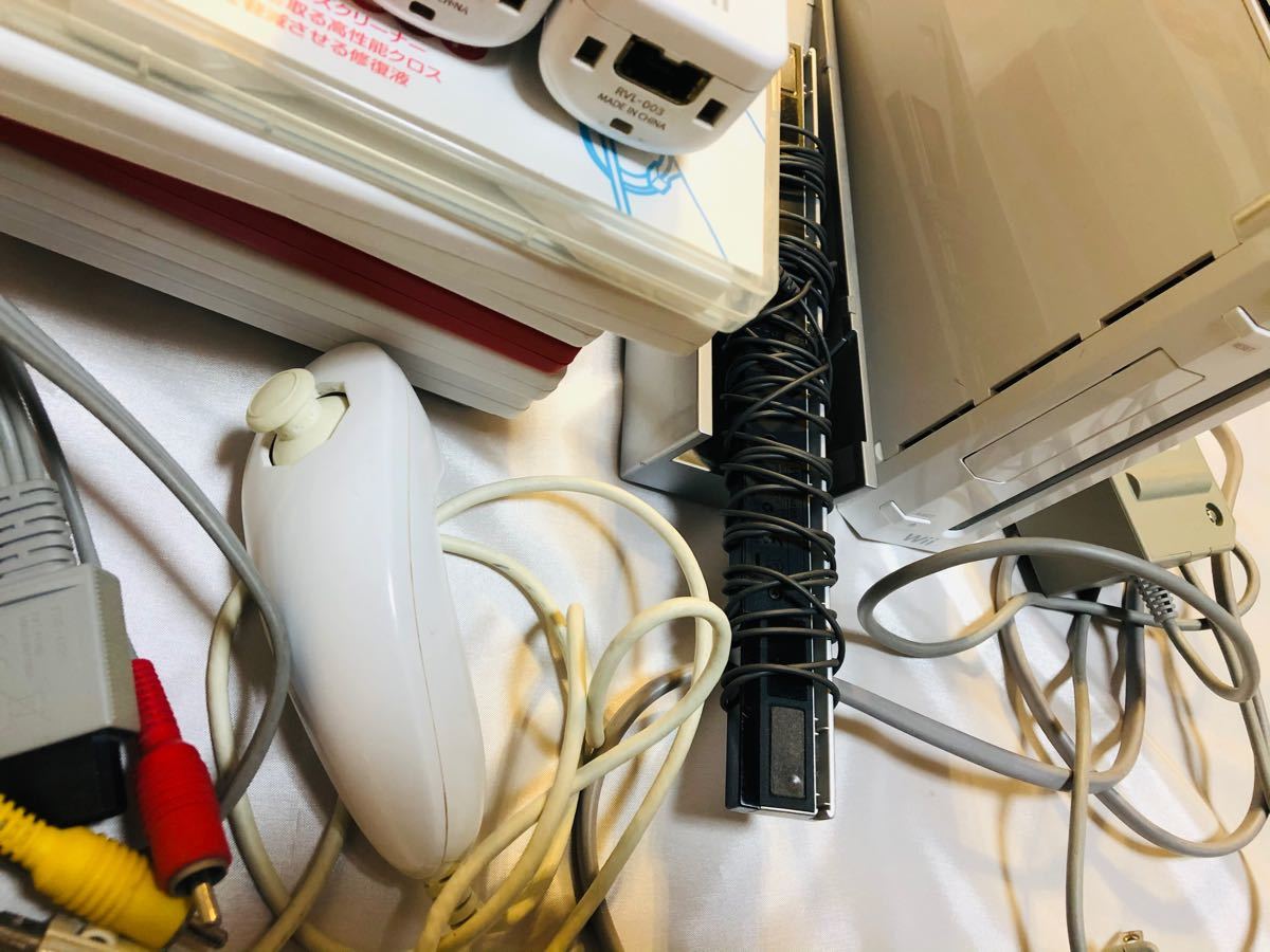 wii 豪華セット カセット7本 本体 リモコン  ヌンチャク オールセット 配線コード付き 中古品 家庭用ゲーム機 テレビゲーム