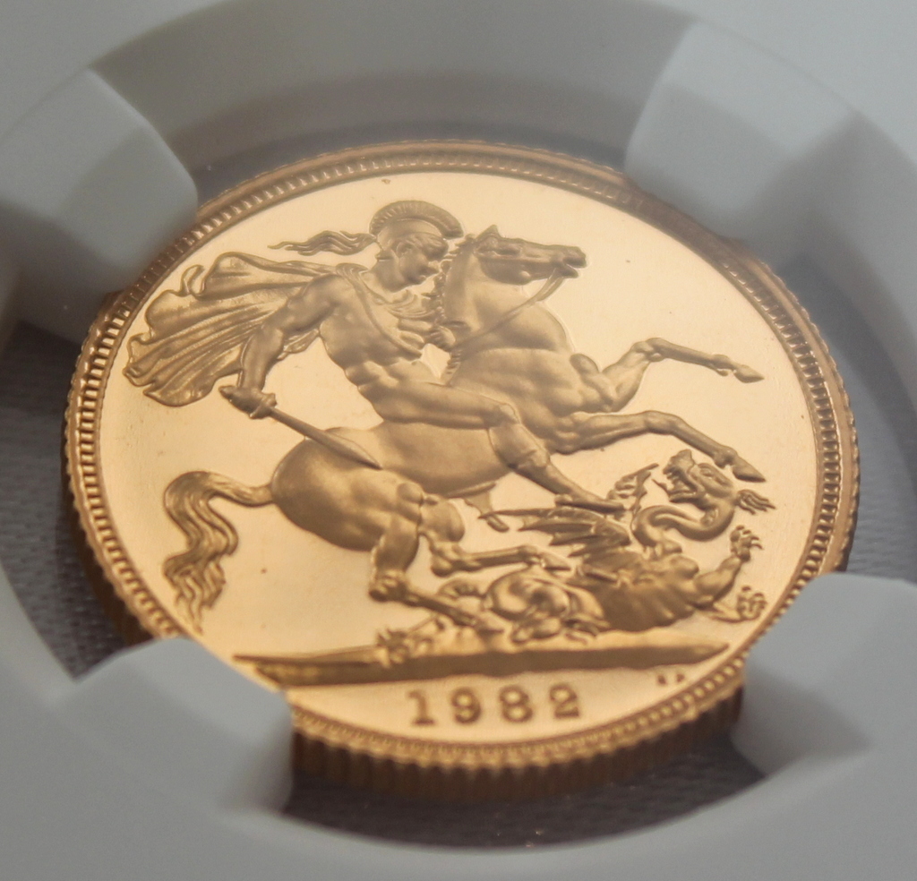 1982 イギリス エリザベス2世 1sov 金貨 NGC PF69UC 準最高鑑定品