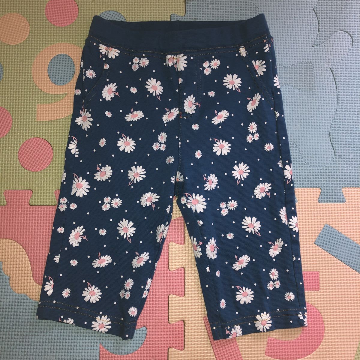 新品即決 とっても可愛い女の子用の花柄ハーフパンツ 130cm ショートパンツ ズボン ブルー 新品即決 とっても可愛い女の子用の花柄ハーフパンツ 130cm ショートパンツ ズボン ブルー