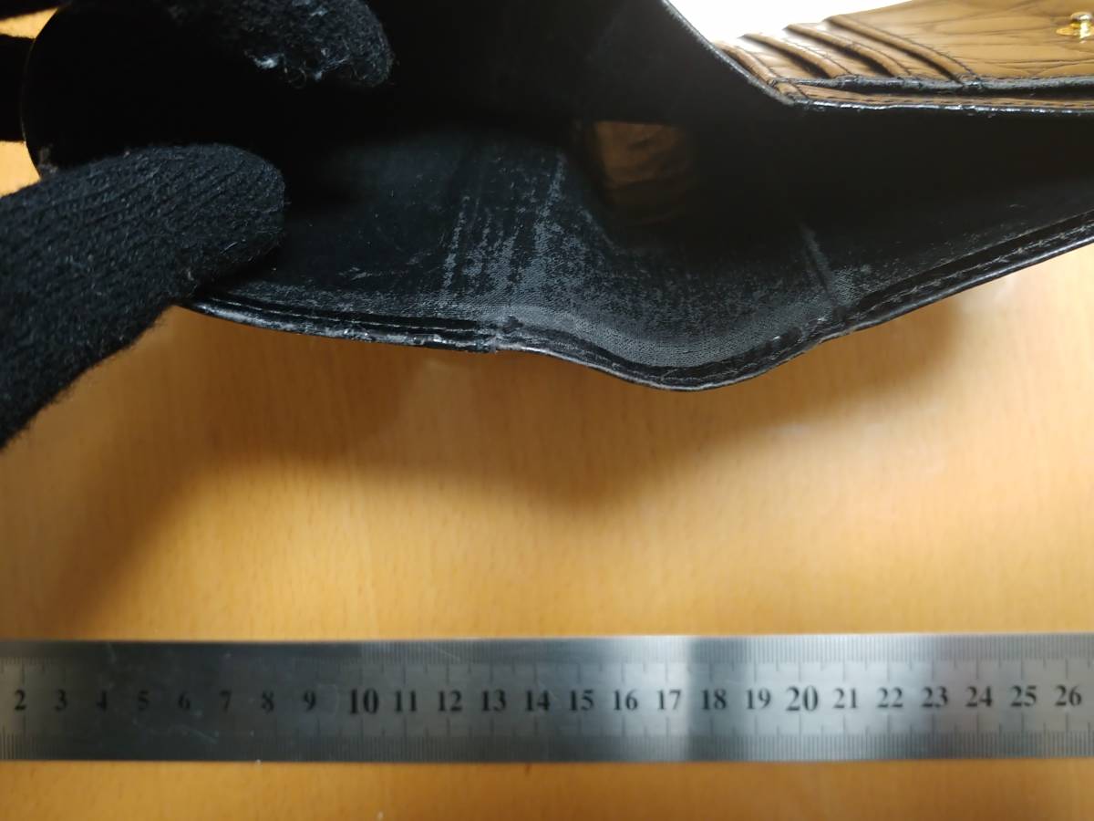 ☆中古品☆ ENRICO COVERI エンリココベリ　レディース　二つ折財布　本革　黒_内部にハゲがあります