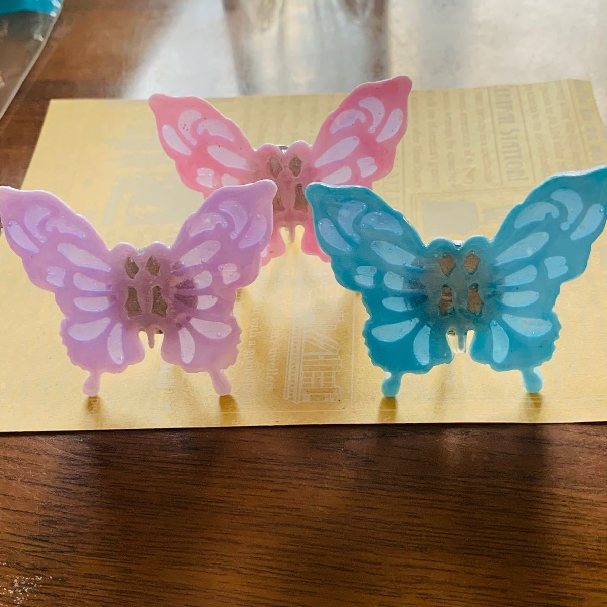 Paypayフリマ 蝶々のポニーテールフックオーロラ紫