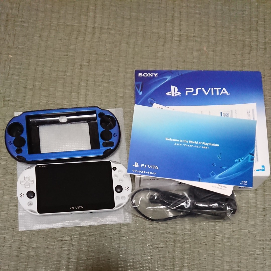 [メモリーカード付き]PS Vita Glacier White Wi-Fi PCH-2000 美品