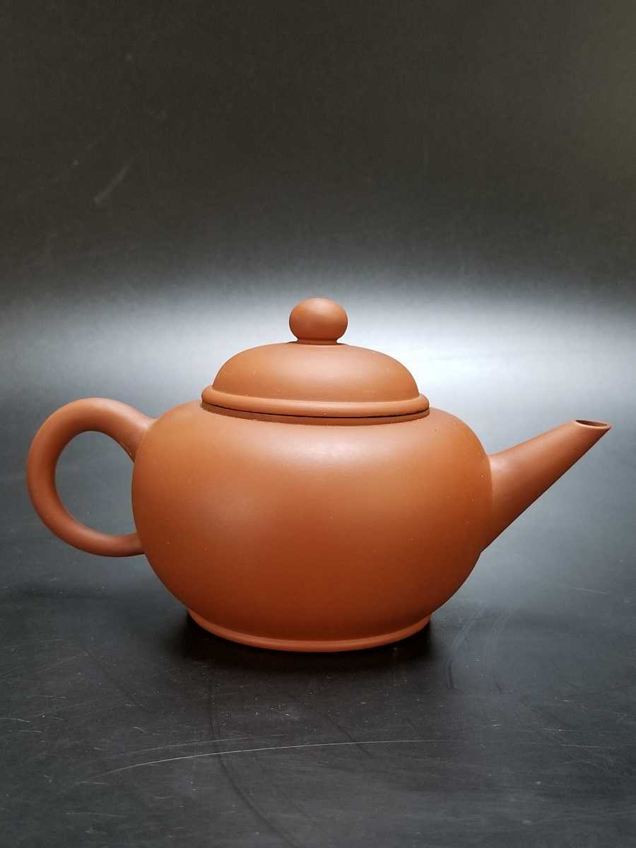 中国宜興 茶壺 高さ約11cm 在銘 朱泥 急須 紫砂 煎茶道具 茶器 中国美術 _画像3