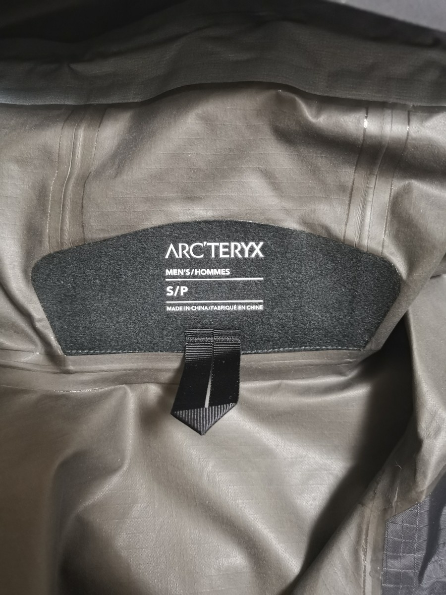 新品タグ付き】ARC'TERYX ZETA SL JACKET BLACK S 新品タグ付き】ARC'TERYX ZETA SL JACKET BLACK S