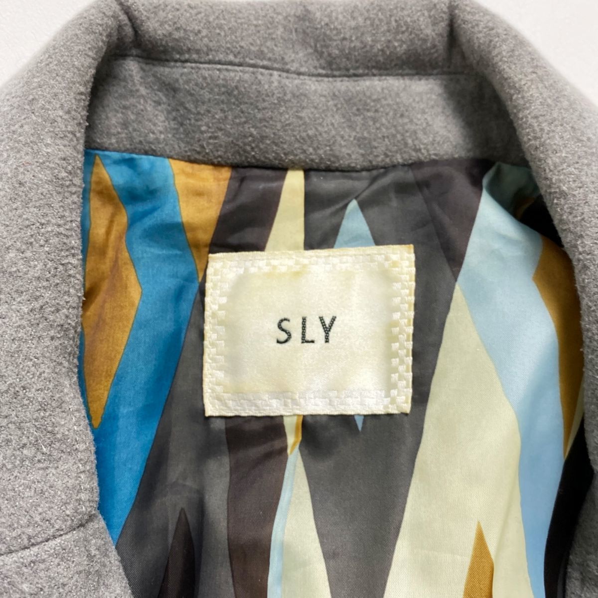 Sly スライ コート チェスターコート グレー 無地 シンプル レディース ロングコート アウター 長袖 サイズ2 E19 Buyee Buyee 日本の通販商品 オークションの代理入札 代理購入 Sly スライ コート チェスターコート グレー 無地 シンプル レディース ロングコート アウター 長袖 サイズ2 E19 Buyee Buyee 日本の通販商品 オークションの代理入札 代理購入