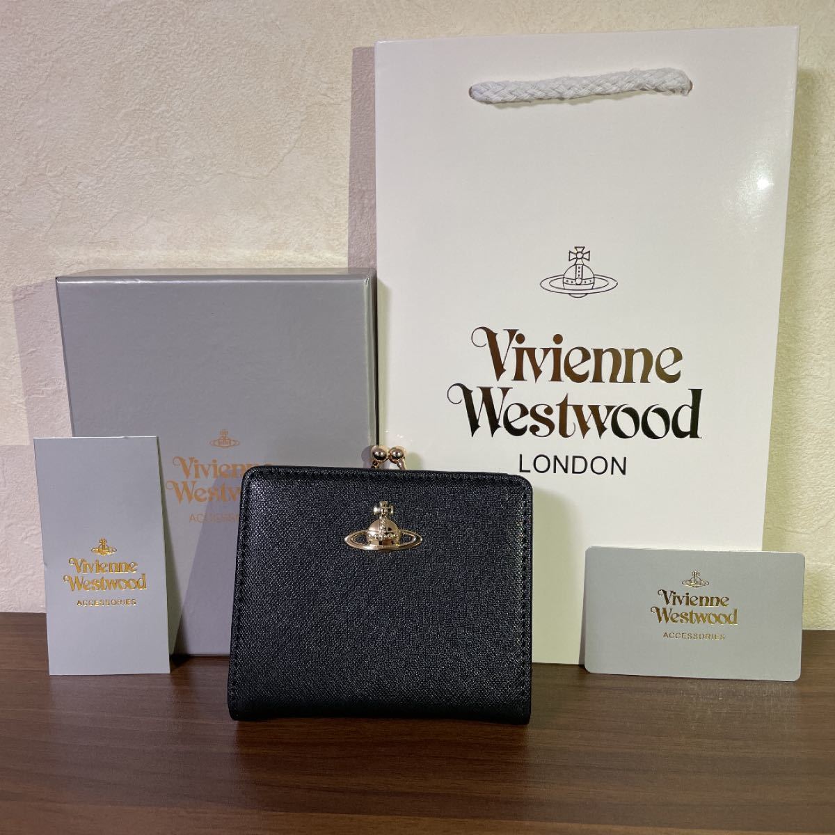 特別価格！　Vivienne Westwood ヴィヴィアンウエストウッド がま口 二つ折り 財布　【返金保証付き】