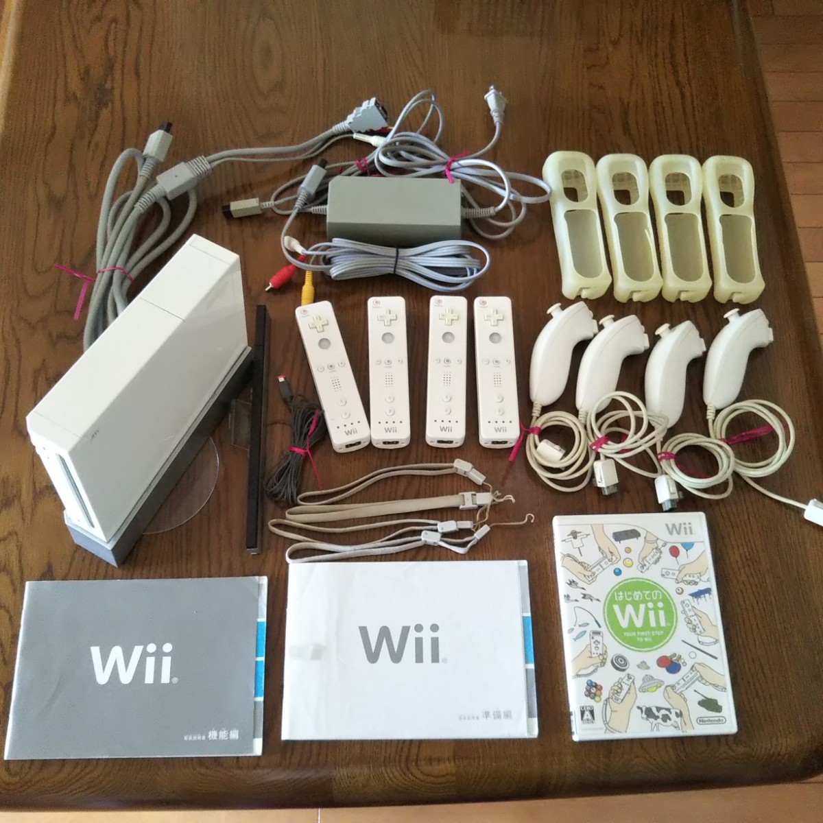 Wii 本体 セット (リモコン4個 ヌンチャク4個付き)|PayPayフリマ