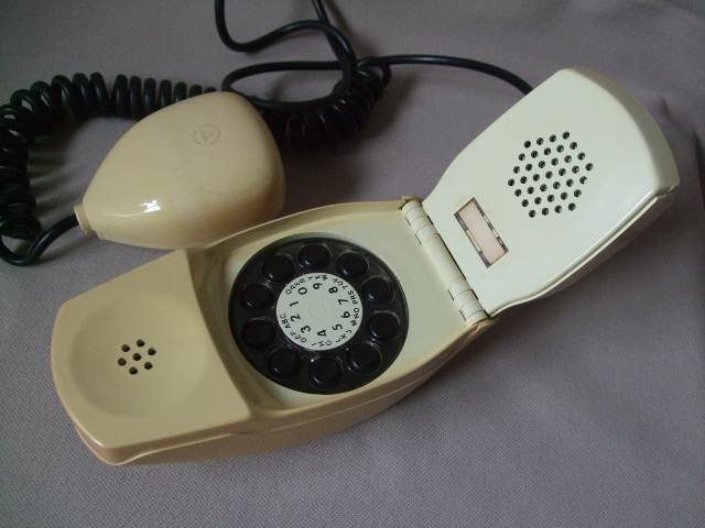 1965s Vintage / The Grillo (Cricket) Folding Telephone / Gris ro phone / maru ko* The n-so/ that time thing / New York modern fine art pavilion 