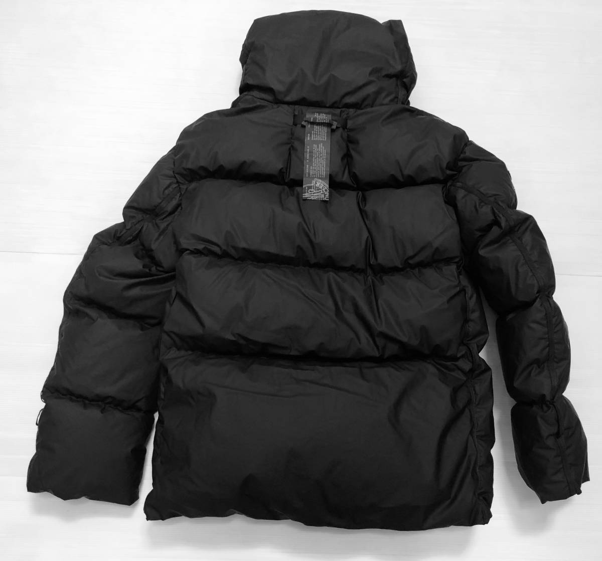 新品☆3サイズ☆モンクレール ジーニアス【 MONCLER GENIUS 】Wワッペン ギッシリダウンを詰めた3ランク上の本格化ダウンジャケット 3390_画像7