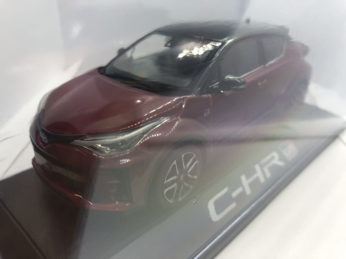 ★トヨタ博物館　トヨタ　chr C-HR GR SPORT★1/30 カラーサンプル エモーショナルレッド　ケース未開封_画像3