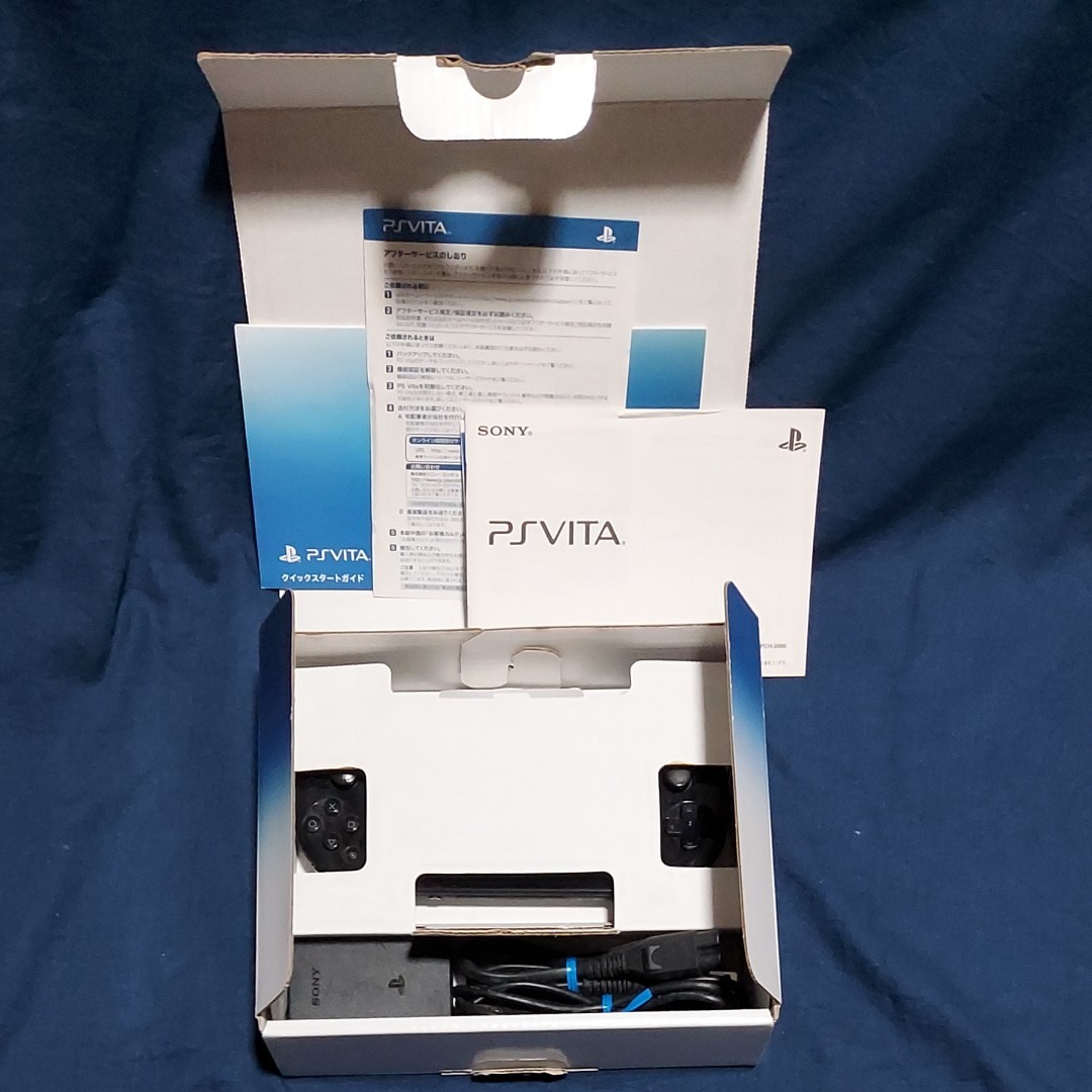 PlayStation Vita PCH-2000ZA11+周辺機器一式