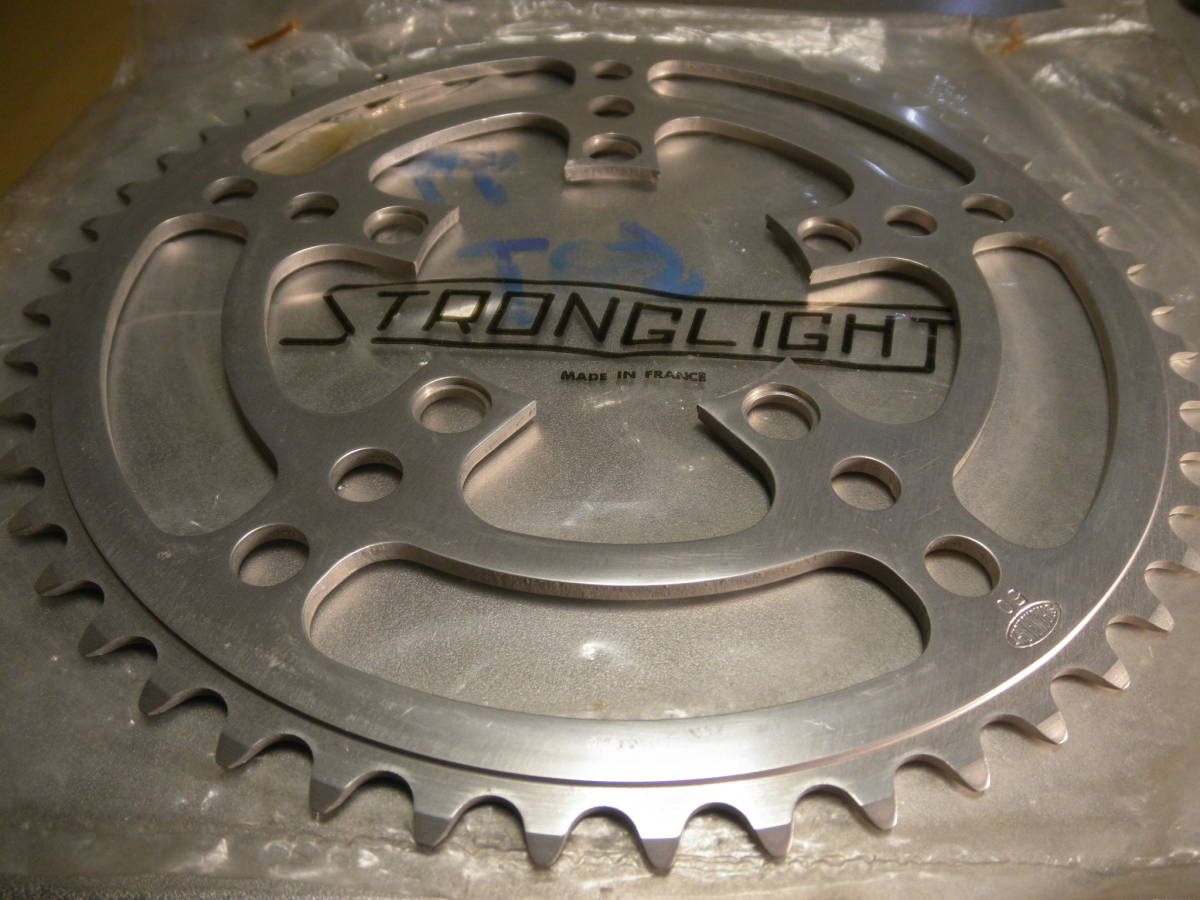 【在庫一掃】 Yahoo!オークション - 仏製 ストロングライト99 PCD86mm5 ビンテージパーツ