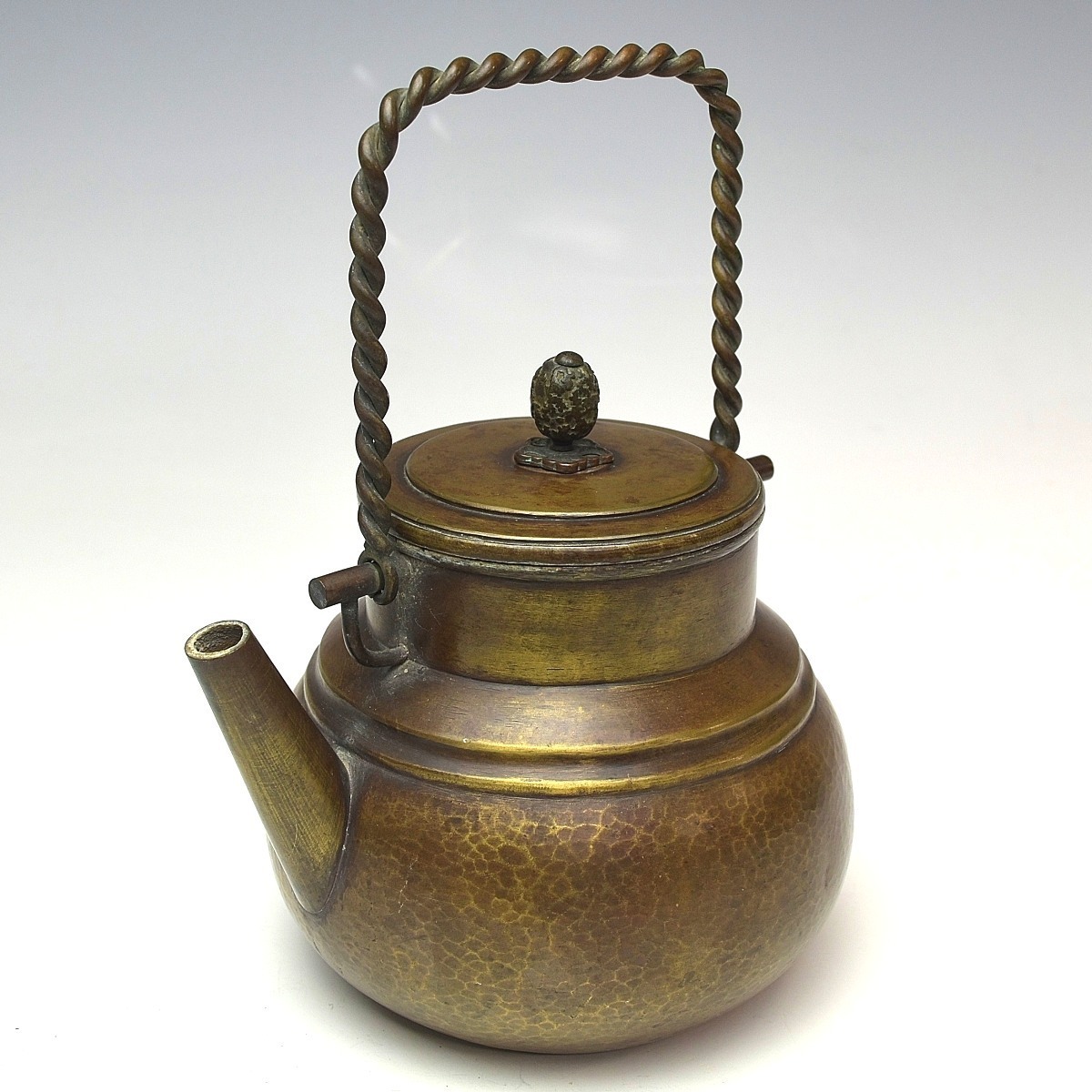 【趣楽】 煎茶道具　時代　銅材砲口捻り持ち手湯沸し　幅１４ｃｍ　重量２４３ｇ　水漏れ無し　Ｙ14２1