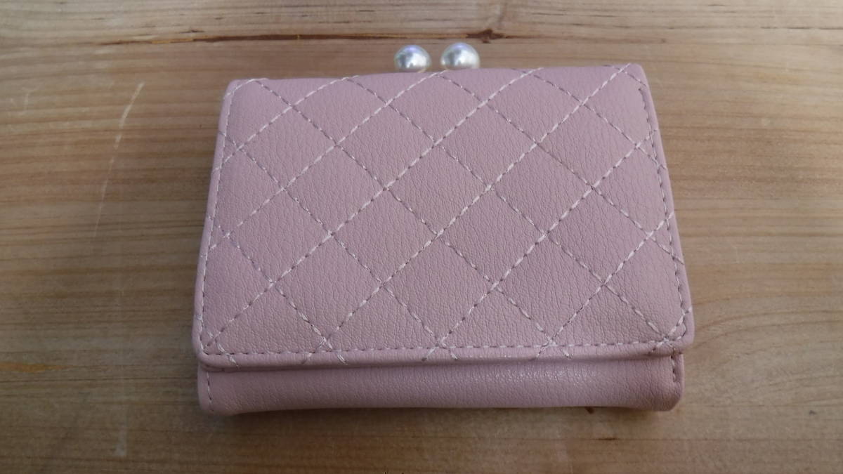 レディース　二つ折り財布　がま口　キルティング ピンク i25