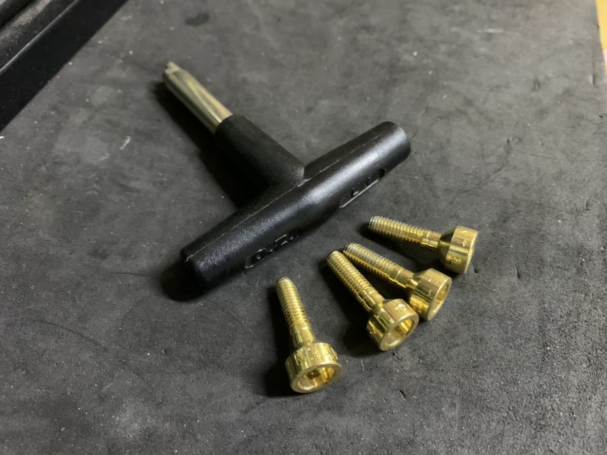 超希少!特注仕様!OZ レーシング フッツーラ センターキャップボルト