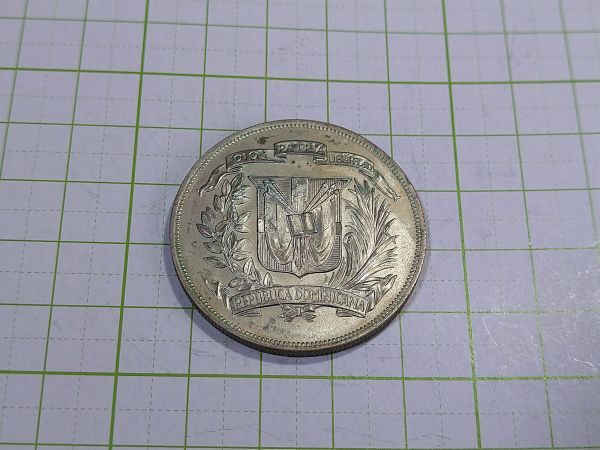 ドミニカ １ペソ銀貨 １９７４年 26,7g の画像2