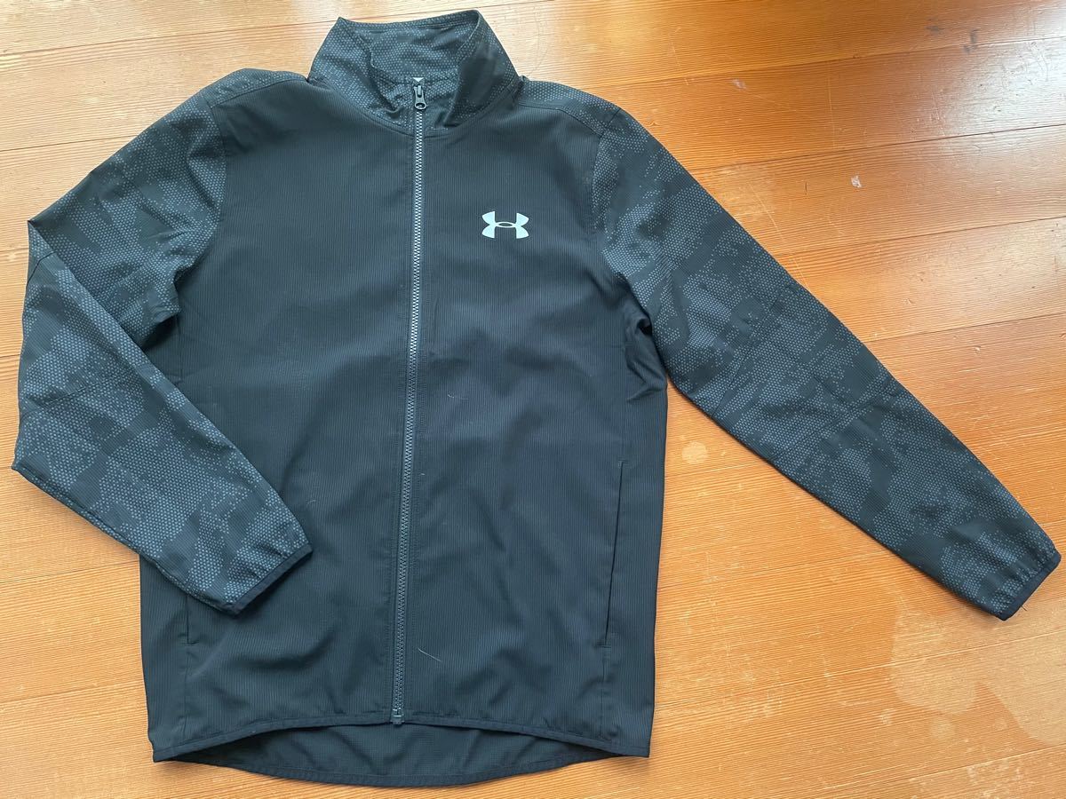 アンダーアーマー UNDER ARMOUR★ウインドブレーカー　黒　ブラック★状態良好　ＳＭサイズ