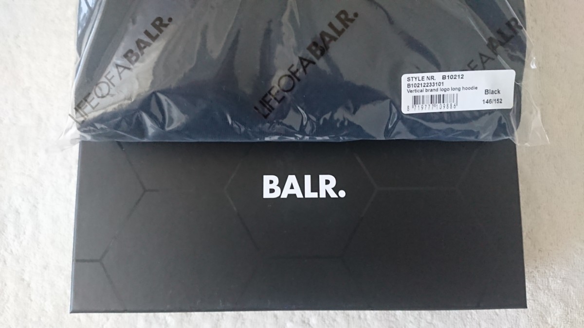 【BALR. ボーラー、新品・証明書・箱付】　パーカー　ロング丈　キッズ　(約140-150cmサイズ)