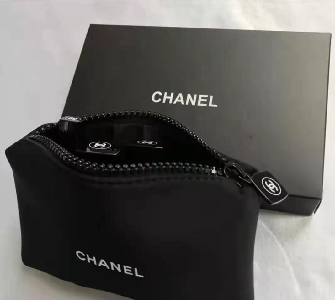 CHANEL シャネル ノベルティポーチ新品 - バッグ