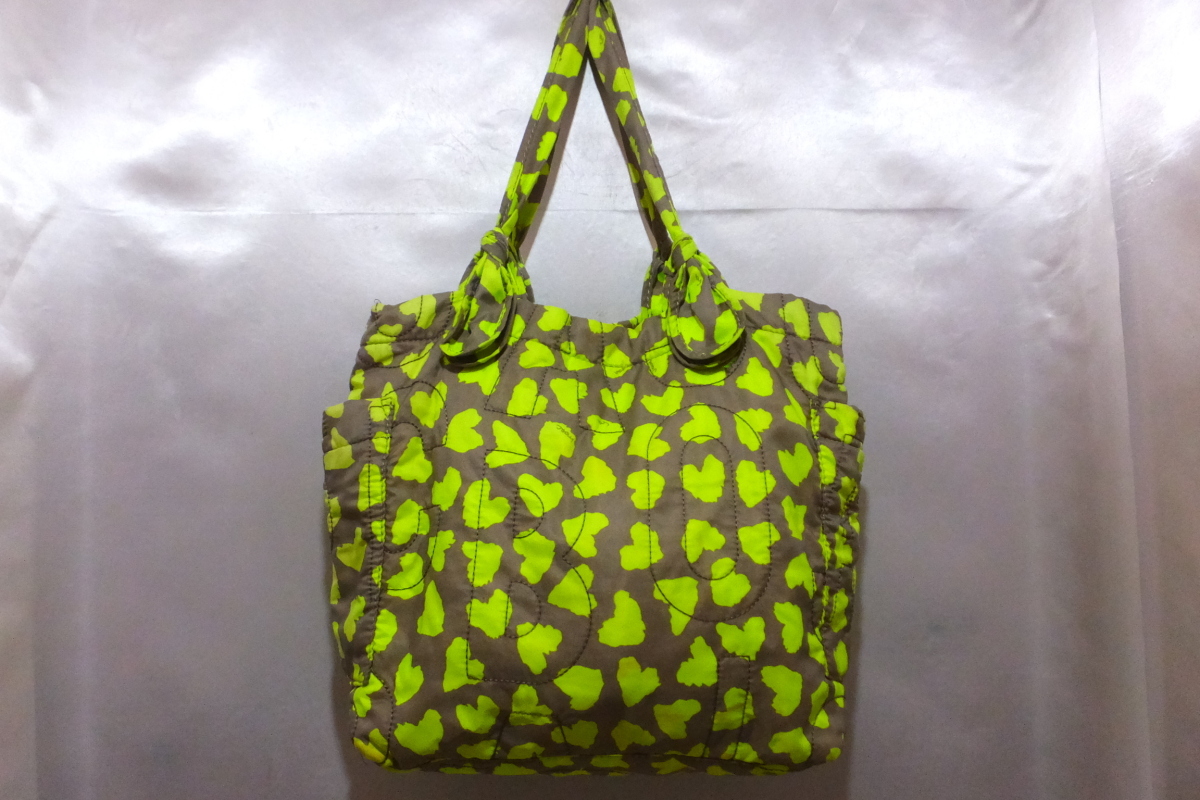 Marc By Marc Jacobs マークバイマークジェイコブス キルティングトートバッグ グリーン系 バッグ キャンバス 帆布 売買されたオークション情報 Yahooの商品情報をアーカイブ公開 オークファン Aucfan Com Marc By Marc Jacobs マークバイマークジェイコブス キルティングトートバッグ グリーン系 バッグ キャンバス 帆布 売買されたオークション情報 Yahooの商品情報をアーカイブ公開 オークファン Aucfan Com