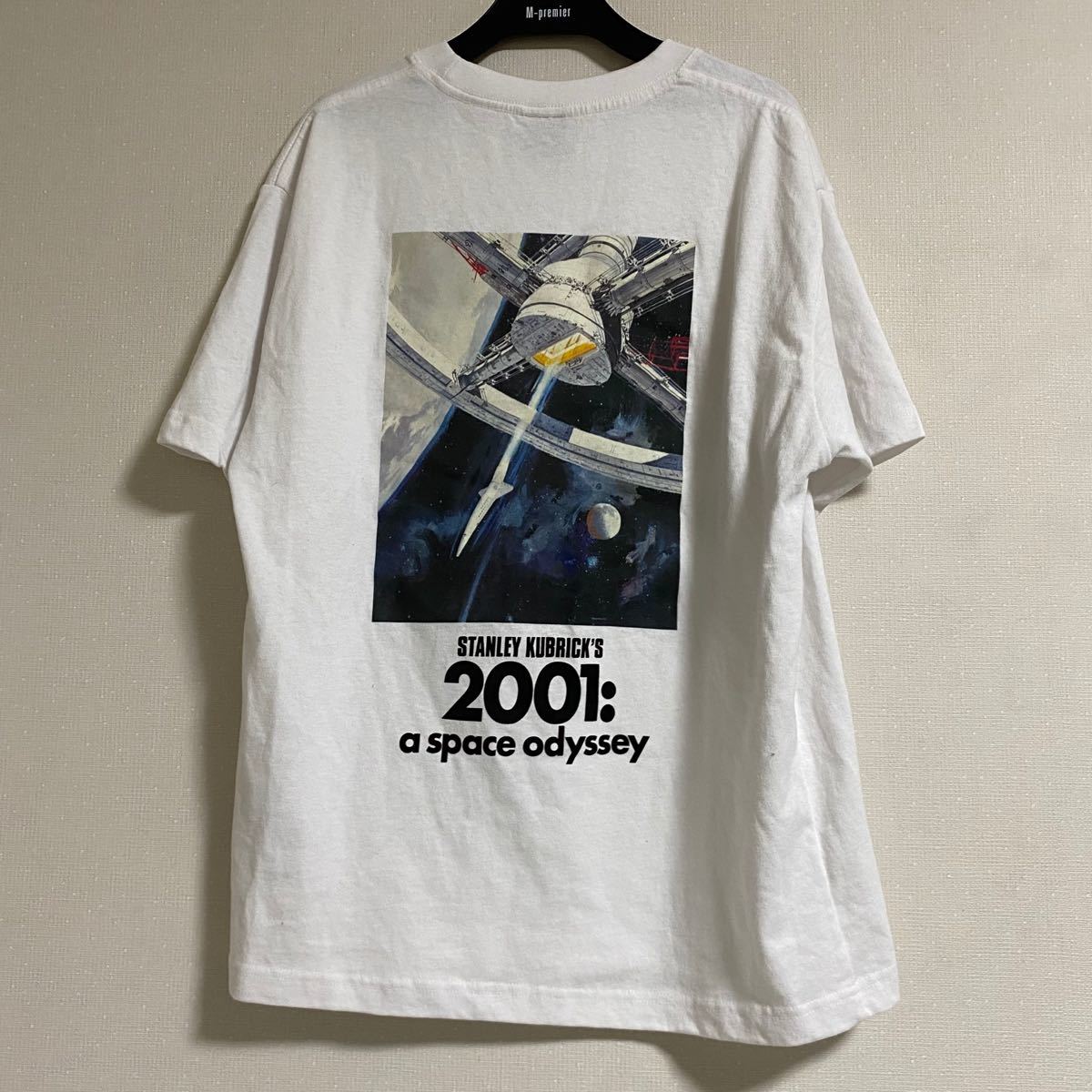 Paypayフリマ Gu ジーユー Tシャツ バックプリント バックロゴ 宇宙 Paypayフリマ Gu ジーユー Tシャツ バックプリント バックロゴ 宇宙