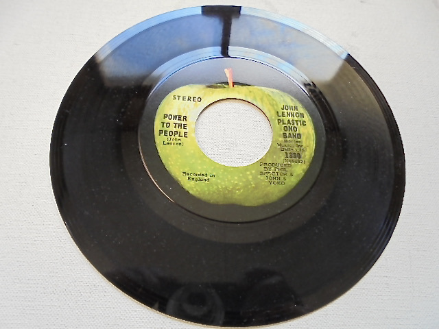 Appleシングルレコード JOHN LENNON/PLASTIC ONO BAND『 POWER TO THE PEOPLE 』US盤 Apple 1830 美品_画像2