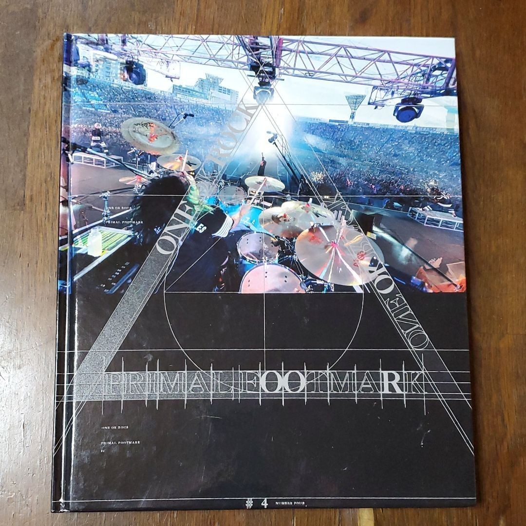 中古美品『ONE OK ROCK』ライプツアー写真集　2015~2019