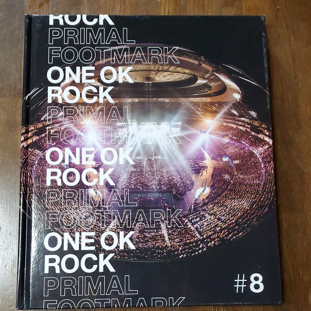 中古美品『ONE OK ROCK』ライプツアー写真集　2015~2019