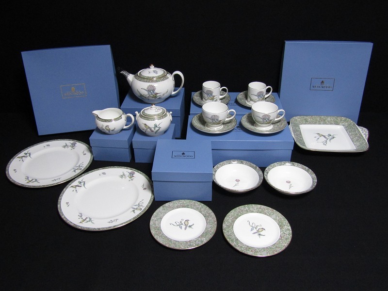 C29-3011[SAI] 未使用 豪華セット WEDGWOOD ウェッジウッド ハミングバード カップ＆ソーサー ティーポット クリーマー 皿 プレート など_画像1