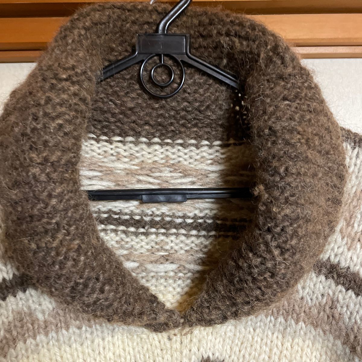 10%割引可能！カナダ製高級毛糸。母の手編み　カウチンセーター ショールカラー　身長173の私に半年かけて編んだカウチンニット。