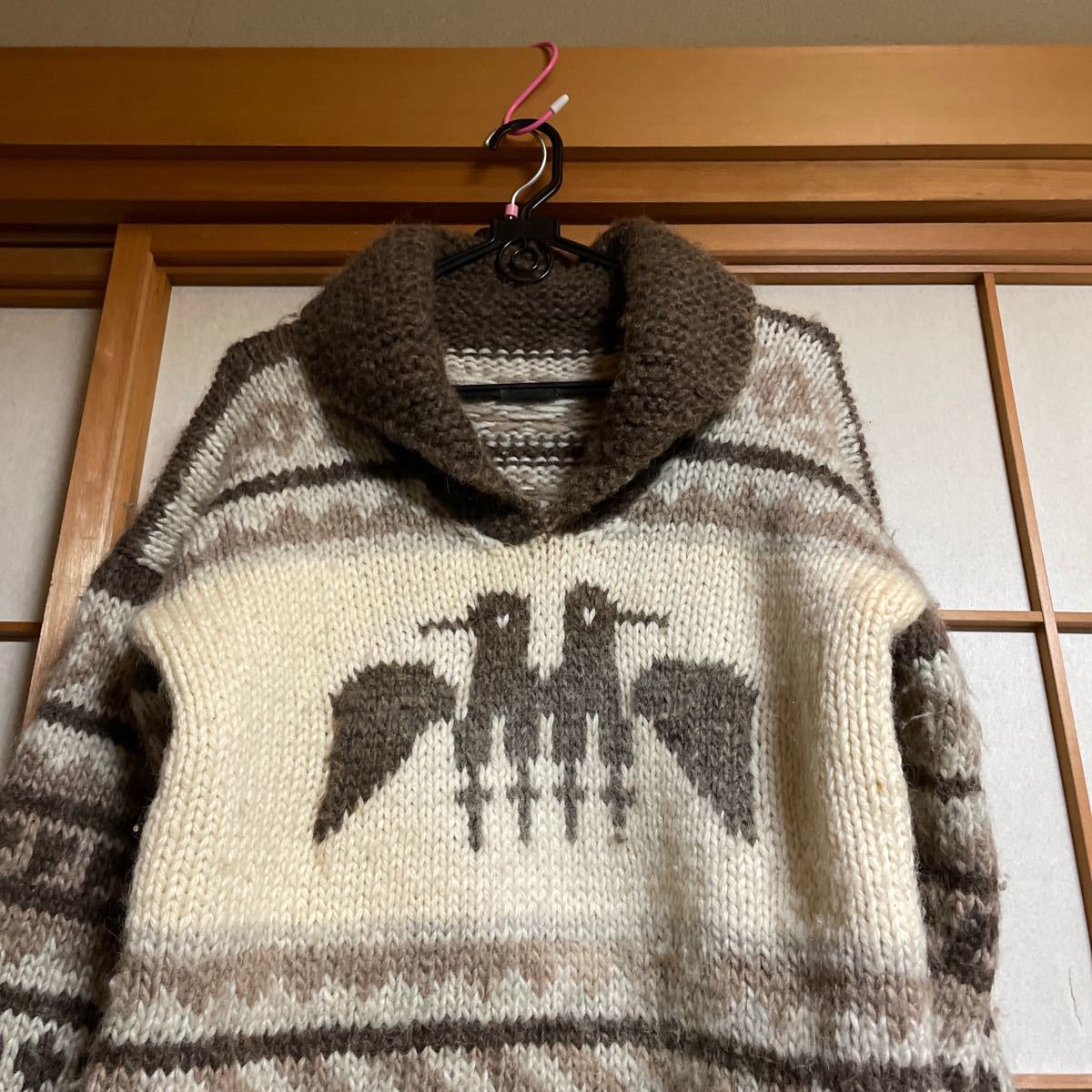 10%割引可能！カナダ製高級毛糸。母の手編み　カウチンセーター ショールカラー　身長173の私に半年かけて編んだカウチンニット。