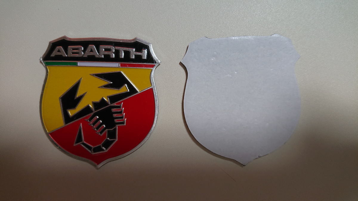 Paypayフリマ フィアット アバルト Abarth アルミニウム エンブレム 盾形 3d ステッカー バッジ 2個セット