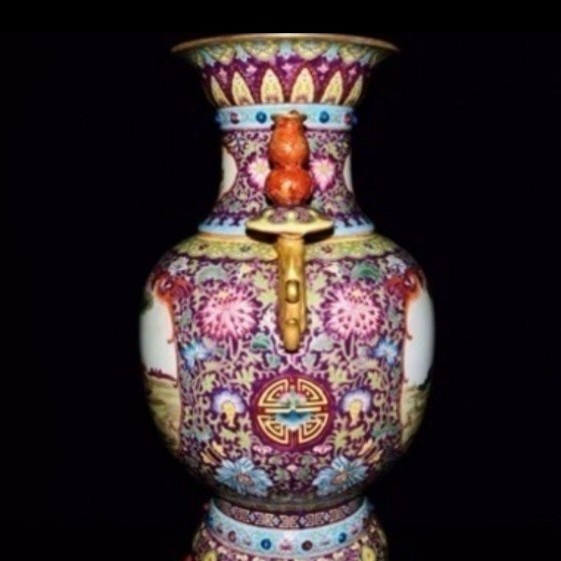 中国 古美術清 雍正御製 開窗人物紋 金雙耳足瓶