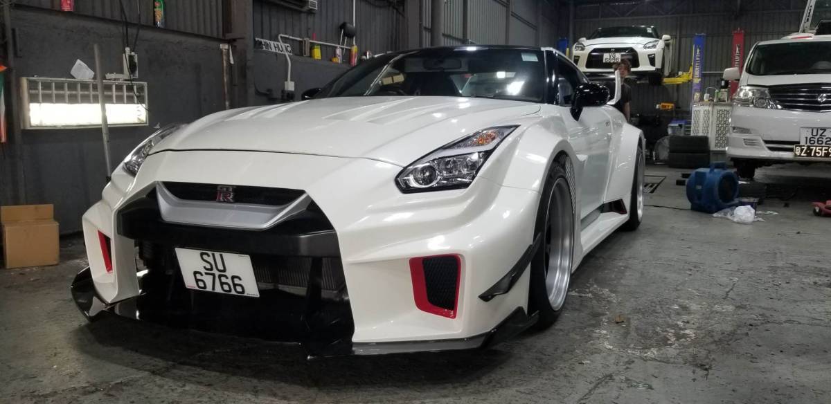 08- R35 GTR RR-STYLE フロントバンパー FRP_画像1