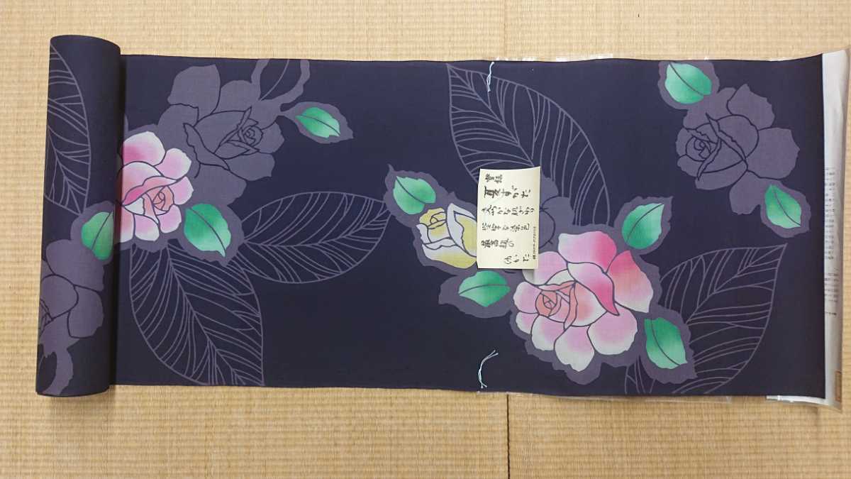 新品 浴衣 42 夏すがた 美の花 反物 花文様 黒系 ゆかた ユカタ 未使用 未仕立て綿 レンタル リメイク 花火大会 祭り ゆかた祭り 盆踊り_画像2