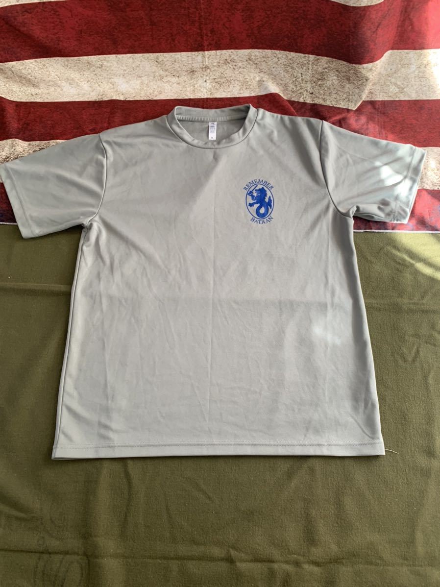 米軍 放出品 Tシャツ サイズ LL XL BATAAN MEMORIAL DEATH MARCH REMEMBER 嘉手納 速乾 ドライ 半袖 極美品 サバゲー アウトドア T_画像2