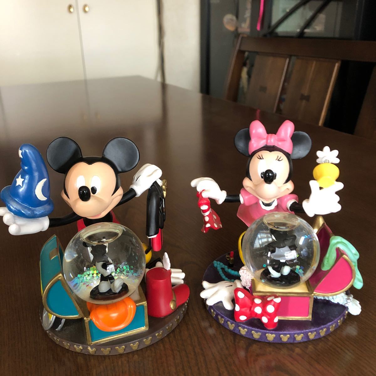 Paypayフリマ ディズニーランド ミッキーとミニーラメ入りミニスノードーム付きフィギュア2点 箱無し Paypayフリマ ディズニーランド ミッキーとミニーラメ入りミニスノードーム付きフィギュア2点 箱無し